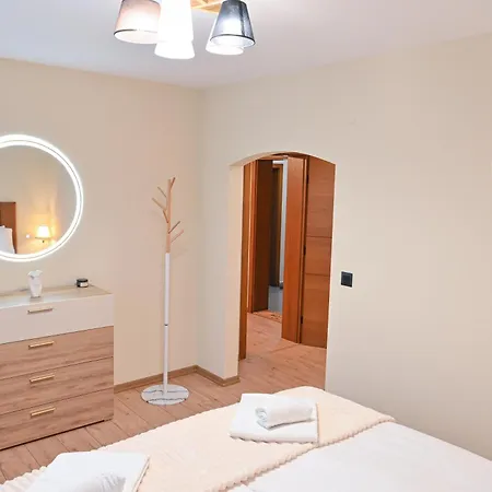 Sunrise 1 - Modern Retreat Near The Gondola Διαμέρισμα